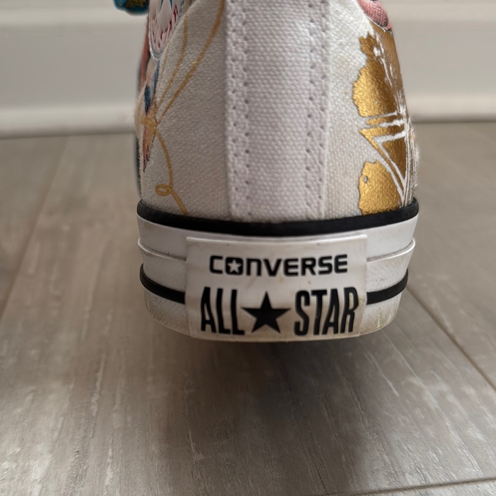 Converse Wonder Woman High-Top Sneakers - Women’s Size 8 - Picture 4 of 8